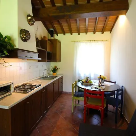 Apartment Piantravigne Sleeps 5 Pool Wifi Castelfranco di Sopra